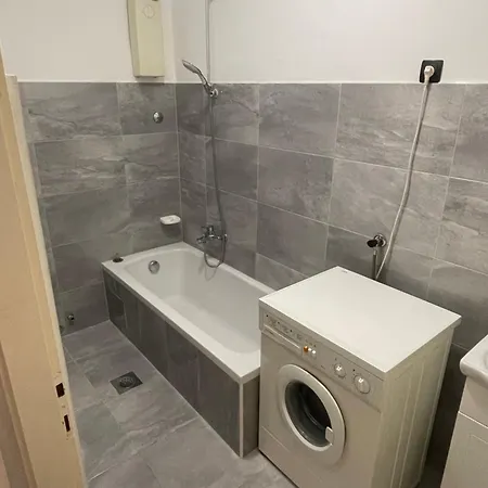 Apartman Robert Апартаменты *
